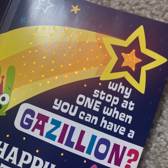 hoops&yoyo™️ - Shooting Star - Birthday Card w/ Sound and Lights - Picture 3 of 6